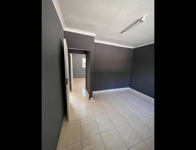 OFFICE PROPERTY TO RENT IN LYNNWOOD